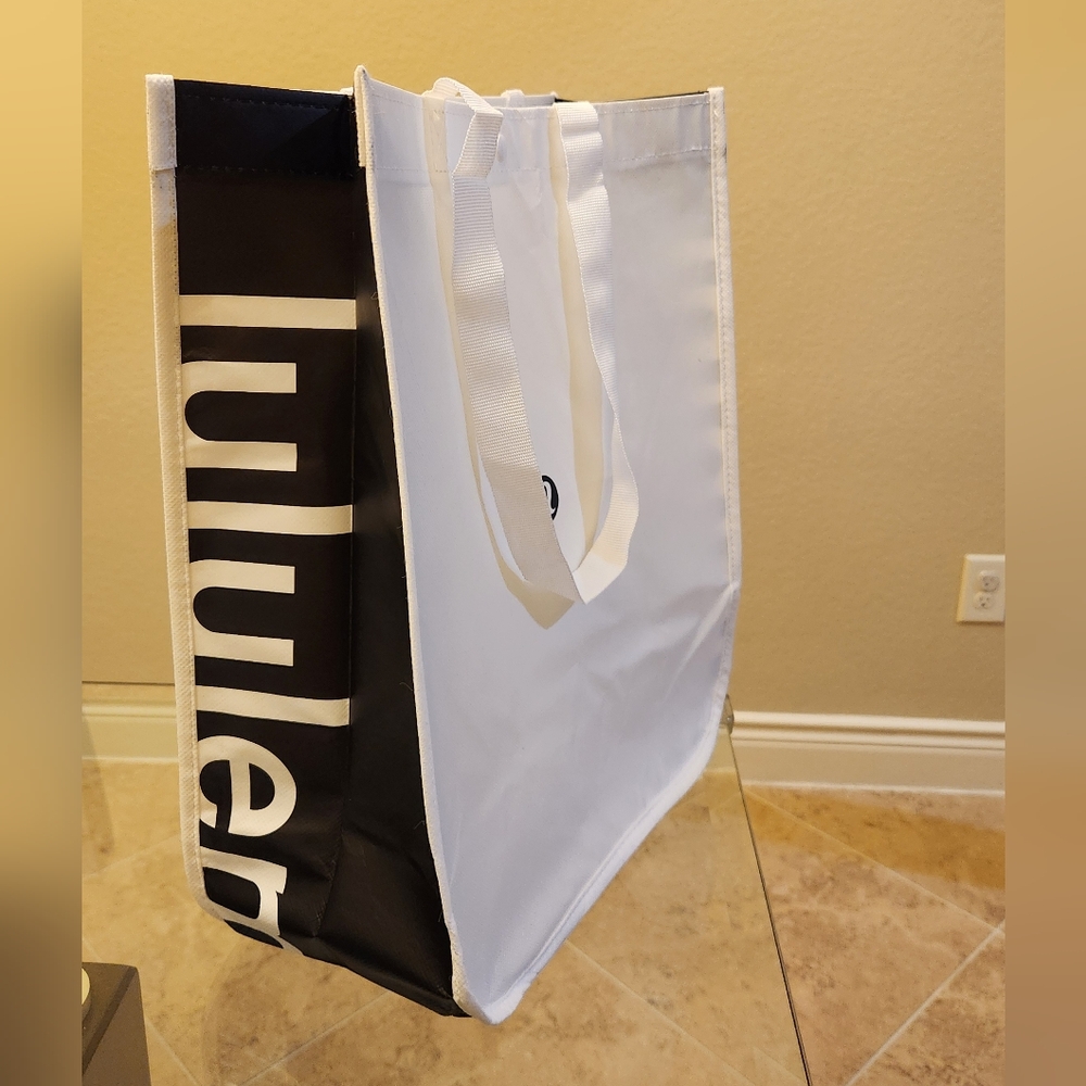 Lulu lemon reusable tote